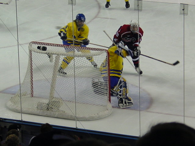 File:SwedenUSAwomenshockey2002.jpg