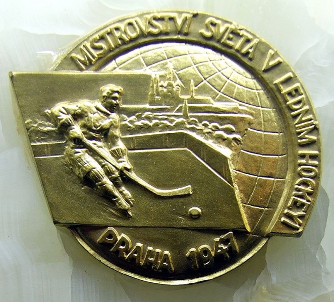 File:1947 IIHF World Championship Gold Medal.jpg