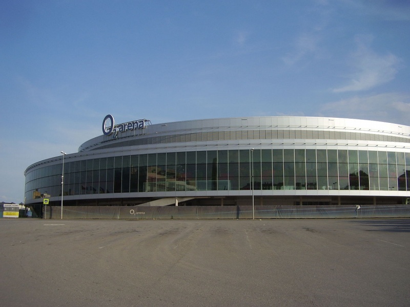 File:O2 Arena, od Českomoravské.jpg