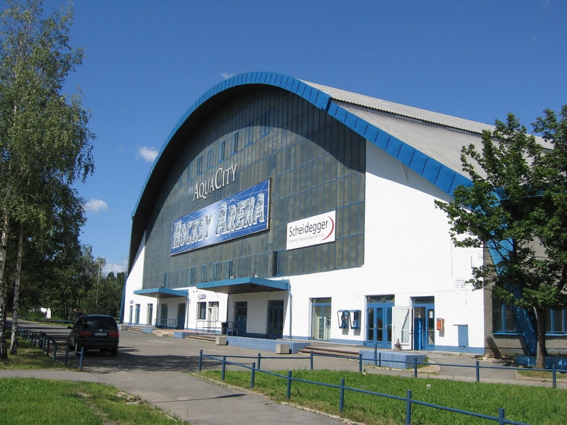 File:Hockey Arena Poprad 2.jpg